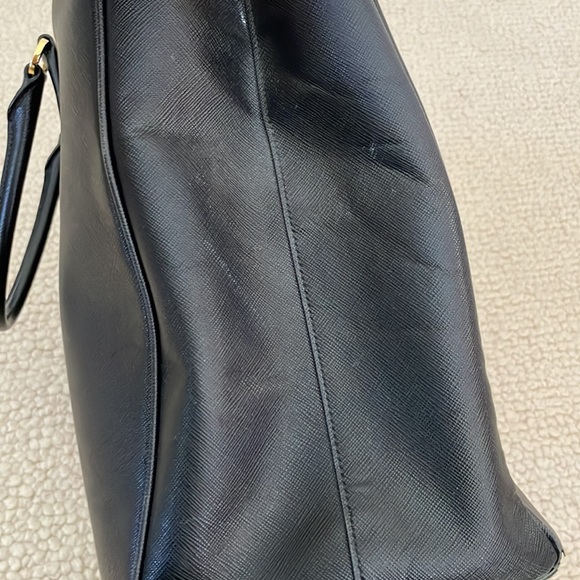 Prada Saffiano leather extra large double zip Galleria tote in black - Picture 17 of 17